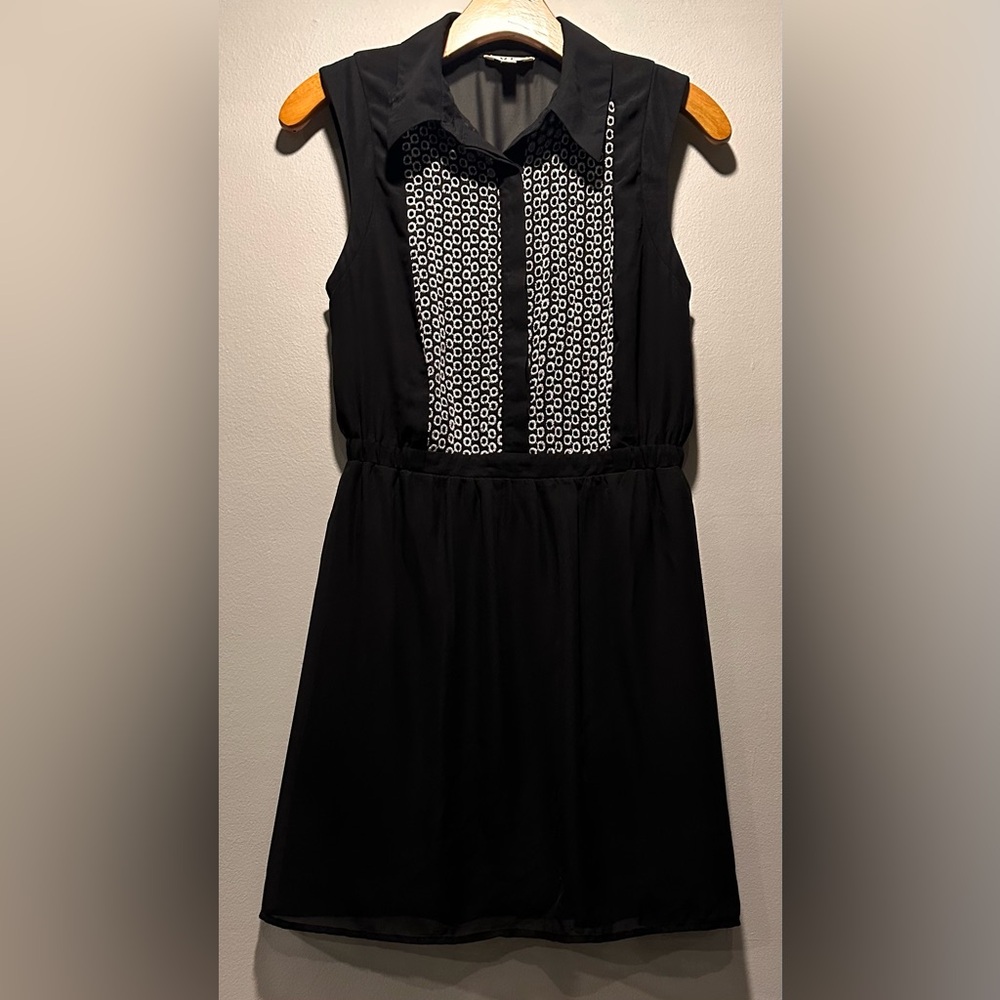 Urban Outfitters Cope Sleeveless Black & White Eyelet embroidered Sheath Mini S